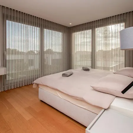 Designer Luna Near The Sea In Volme , * Pula