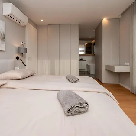 Designer Luna Near The Sea In Volme ,