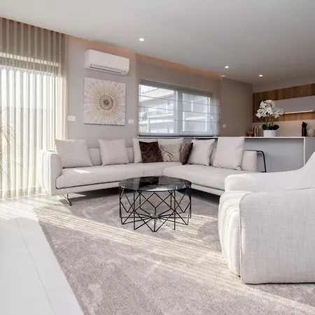 Villa Designer Luna Near The Sea In Volme ,