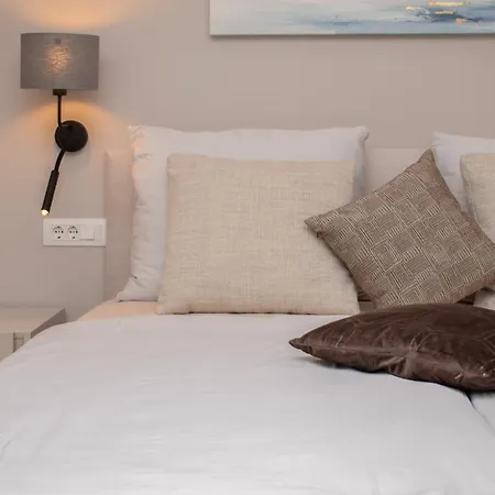 Designer Luna Near The Sea In Volme , Villa *