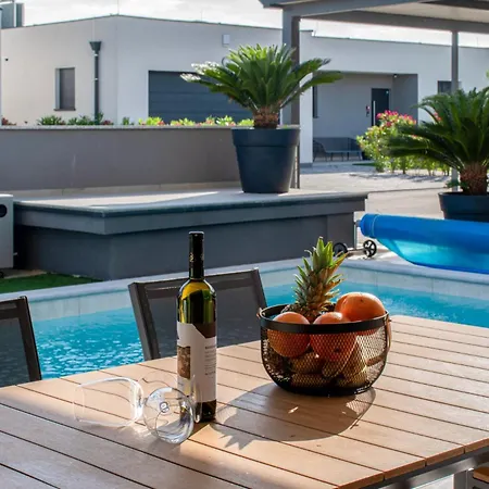 Designer Luna Near The Sea In Volme , *