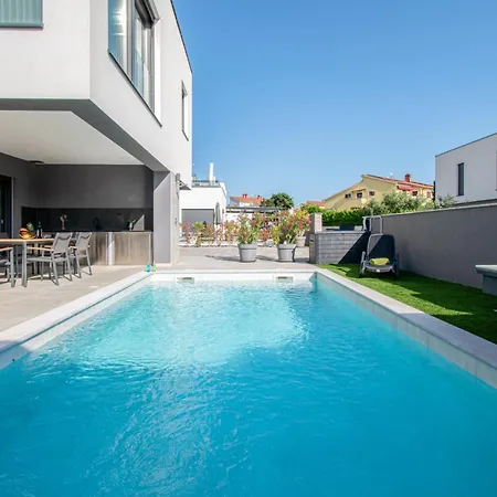 Designer Luna Near The Sea In Volme , *