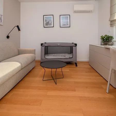 Designer Luna Near The Sea In Volme , *