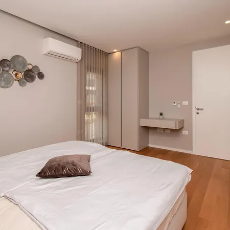 Designer Luna Near The Sea In Volme , Villa *