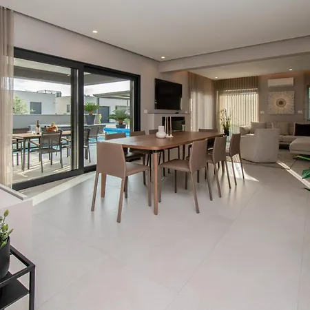 Designer Luna Near The Sea In Volme , * Pula