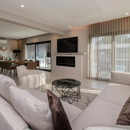 Designer Luna Near The Sea In Volme , Villa