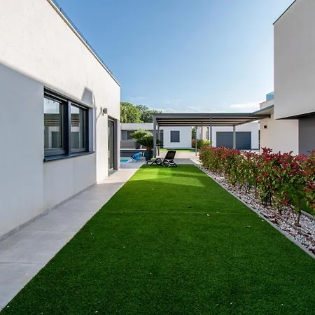 Villa Designer Luna Near The Sea In Volme ,