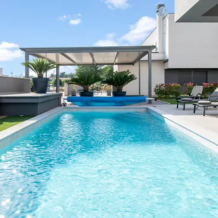 Villa Designer Luna Near The Sea In Volme , *