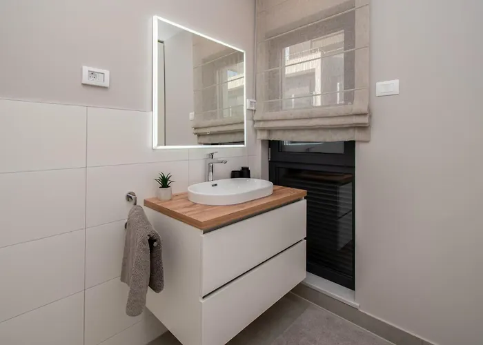 Designer Luna Near The Sea In Volme , *