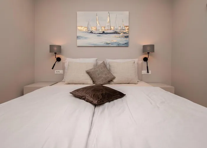 Vila Designer Luna Near The Sea In Volme , Pula