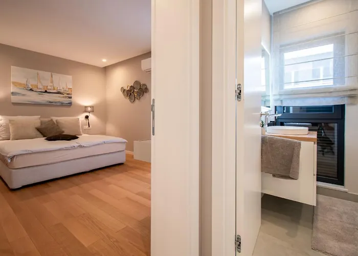 Designer Luna Near The Sea In Volme , Vila Pula