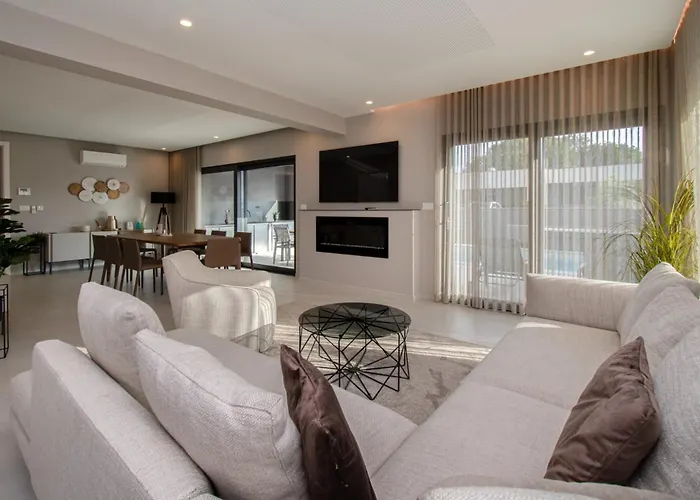 Designer Luna Near The Sea In Volme , Vila