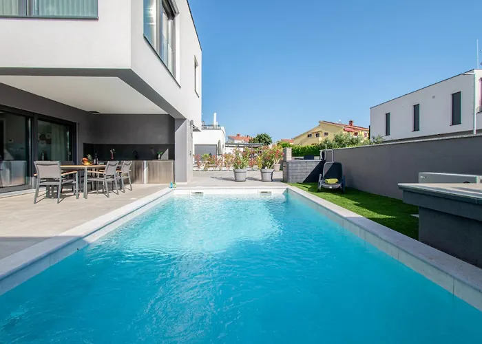 Designer Luna Near The Sea In Volme , *